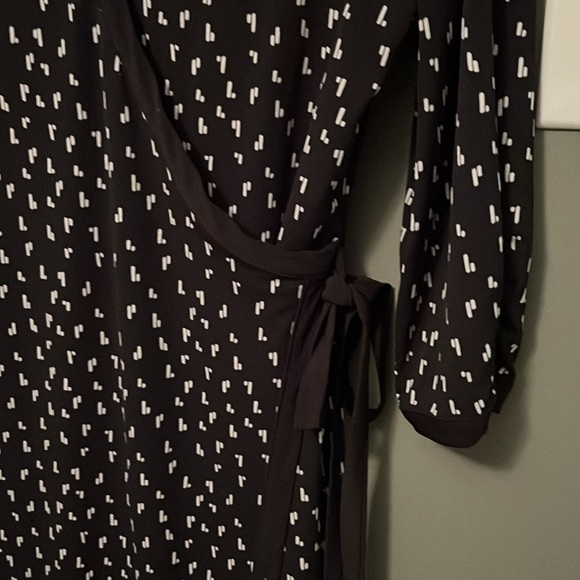 BOGO FREE ALL ITEMS! Le chateau black white faux wrap dress zipper tie  large - Picture 4 of 6